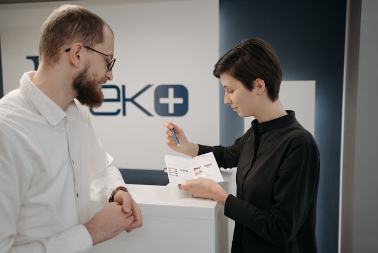 Jak odczytać wadę wzroku z recepty – praktyczny poradnik krok po kroku